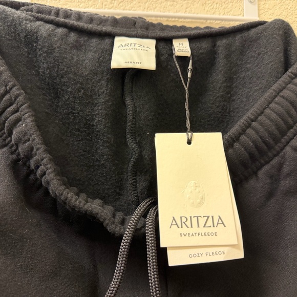 Aritzia Black Sweatpants - Picture 4 of 5